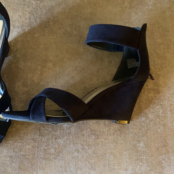 Sophie Taylor Navy Blue Sandals - Picture 2 of 5